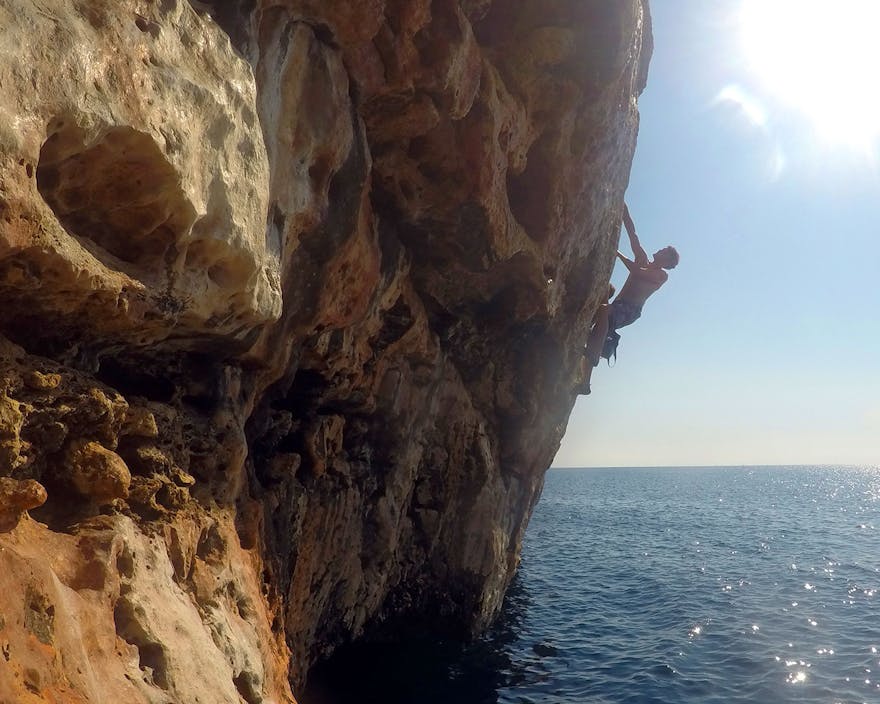 Deep-water solo climbing, Mallorca